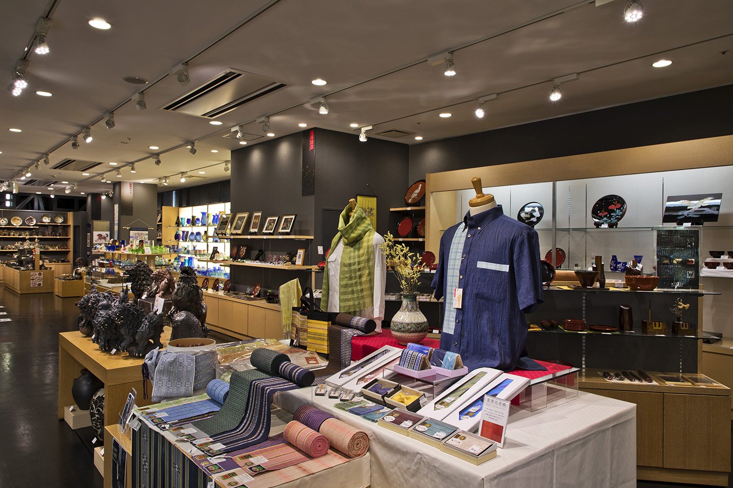 🎨 나하 시 전통 공예관 (나하시 덴토 코게이칸) 이미지 1